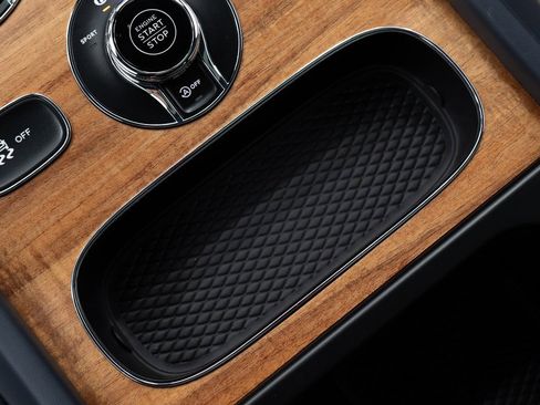 Certified 2025 Bentley Bentayga image 35