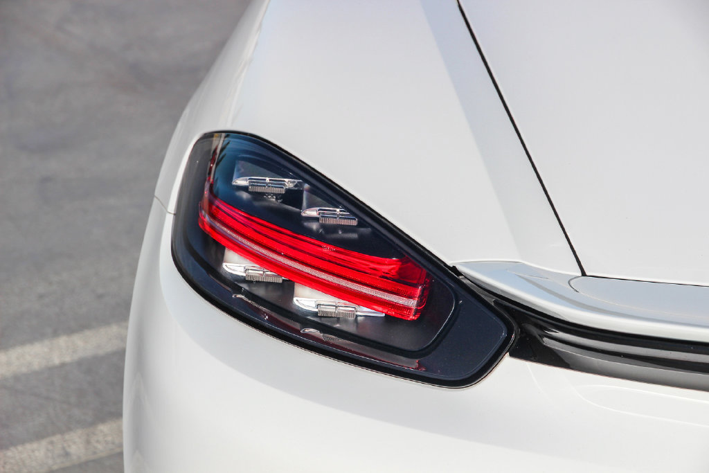 Used 2019 Porsche 718 Boxster RWD image 7