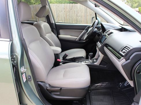 Used 2017 Subaru Forester 2.5i Limited AWD/4WD image 39