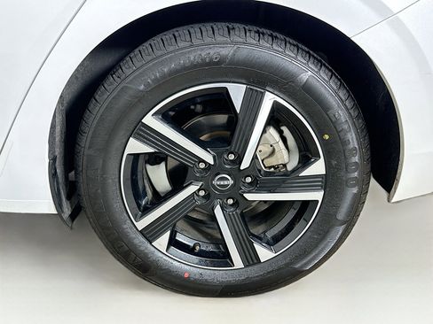 Used 2024 Nissan Sentra SV image 11