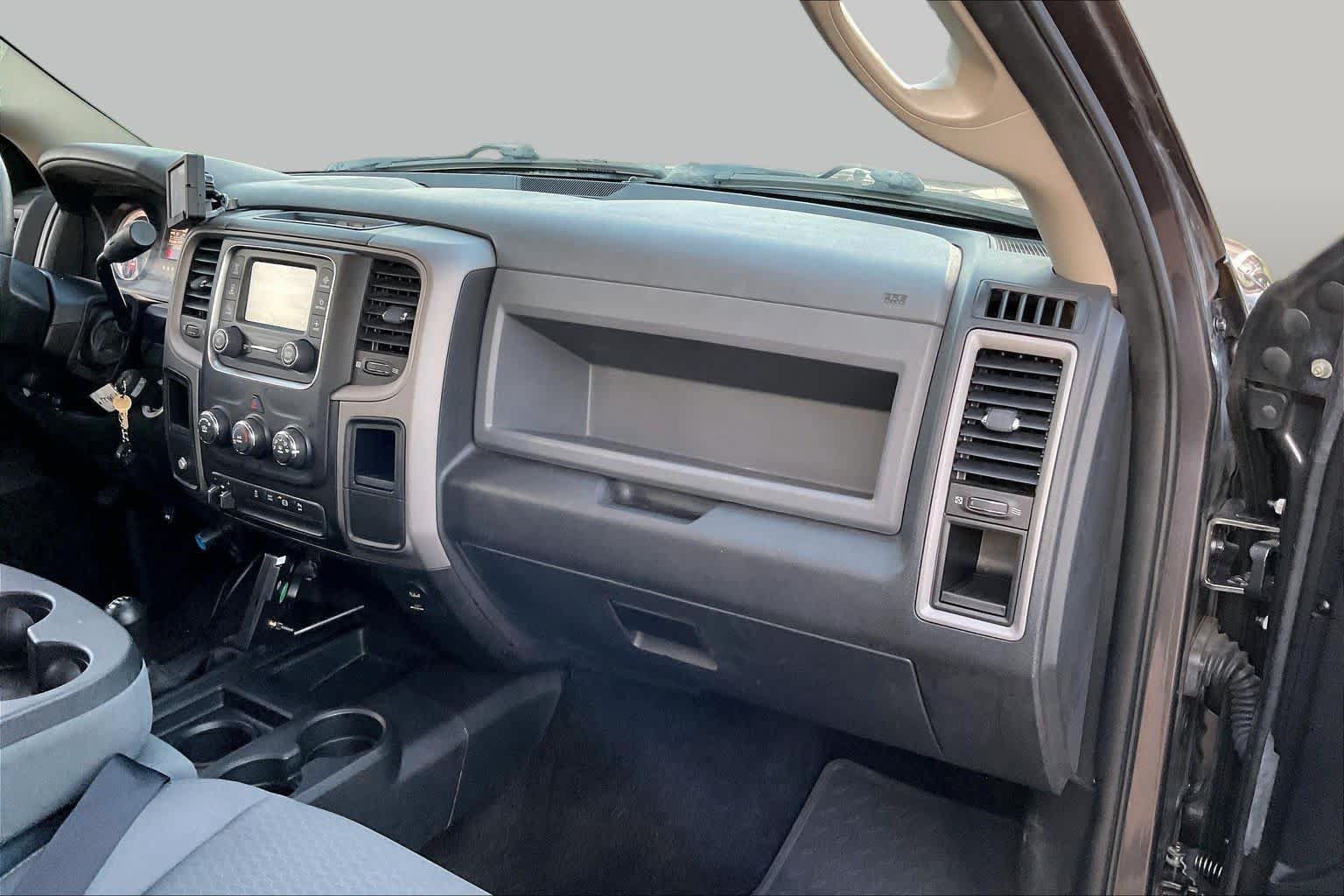 Used 2015 RAM 2500 Tradesman w/ Chrome Appearance Group AWD/4WD image 17