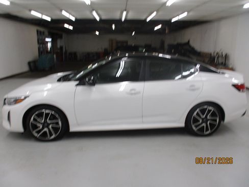 Used 2024 Nissan Sentra SR FWD image 4