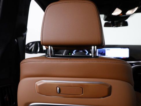 Used 2026 BMW X7 M60i image 48