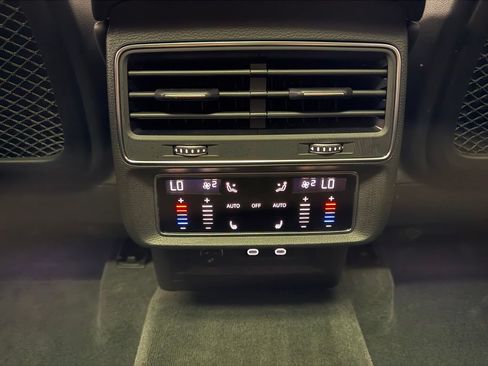 Used 2025 Audi Q7 3.0T Prestige AWD/4WD image 18