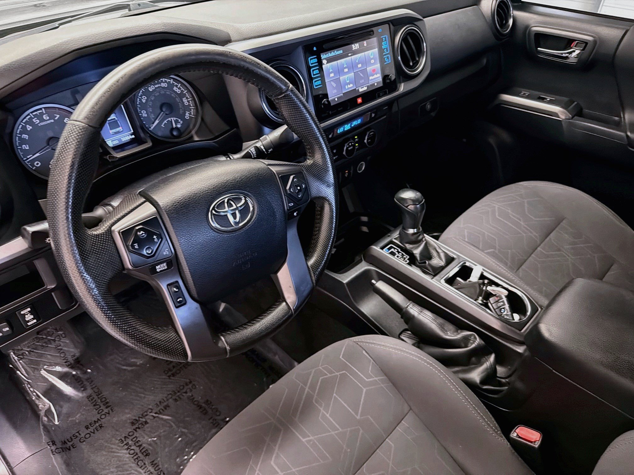 Used 2016 Toyota Tacoma TRD Sport AWD/4WD image 7