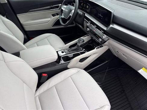 New 2025 Kia Telluride S image 19