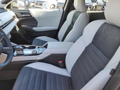 New 2026 Mitsubishi Outlander SE FWD image 13