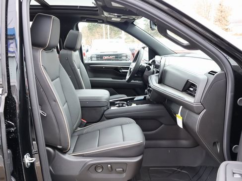 New 2025 Chevrolet Suburban Premier w/ Sun And Tow Package image 45