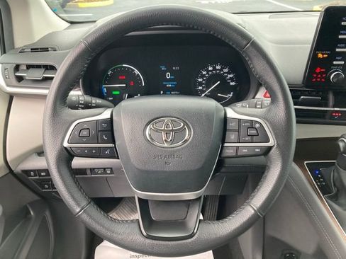 Certified 2024 Toyota Sienna XLE image 26