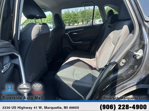 Used 2025 Toyota RAV4 XLE AWD/4WD image 24