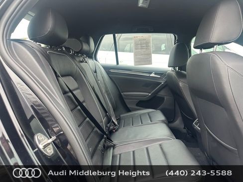 Used 2019 Volkswagen Golf R 4-Door image 11