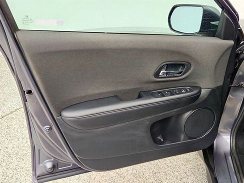 Used 2019 Honda HR-V LX image 10