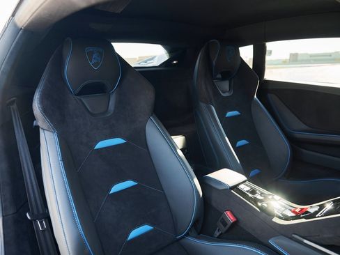 Used 2023 Lamborghini Huracan Tecnica image 36