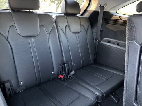 Used 2024 Kia Sorento S image 13