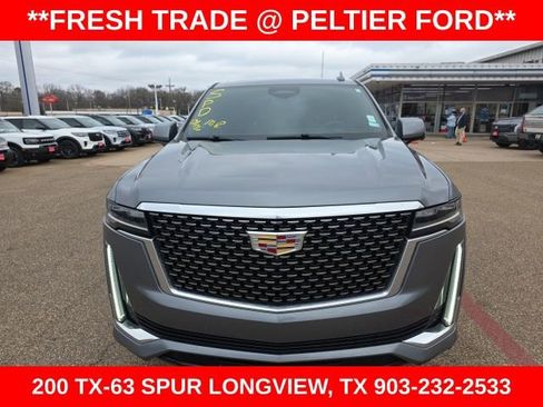 Used 2022 Cadillac Escalade ESV Luxury image 2