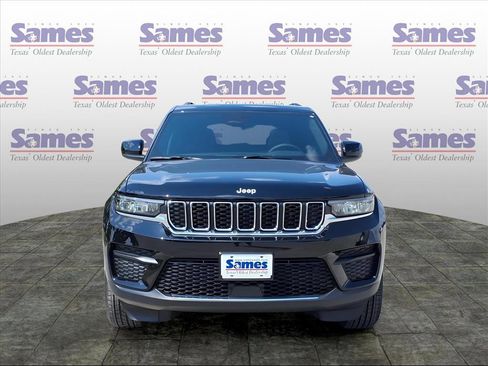 New 2025 Jeep Grand Cherokee Laredo w/ Luxury Tech Group I image 2