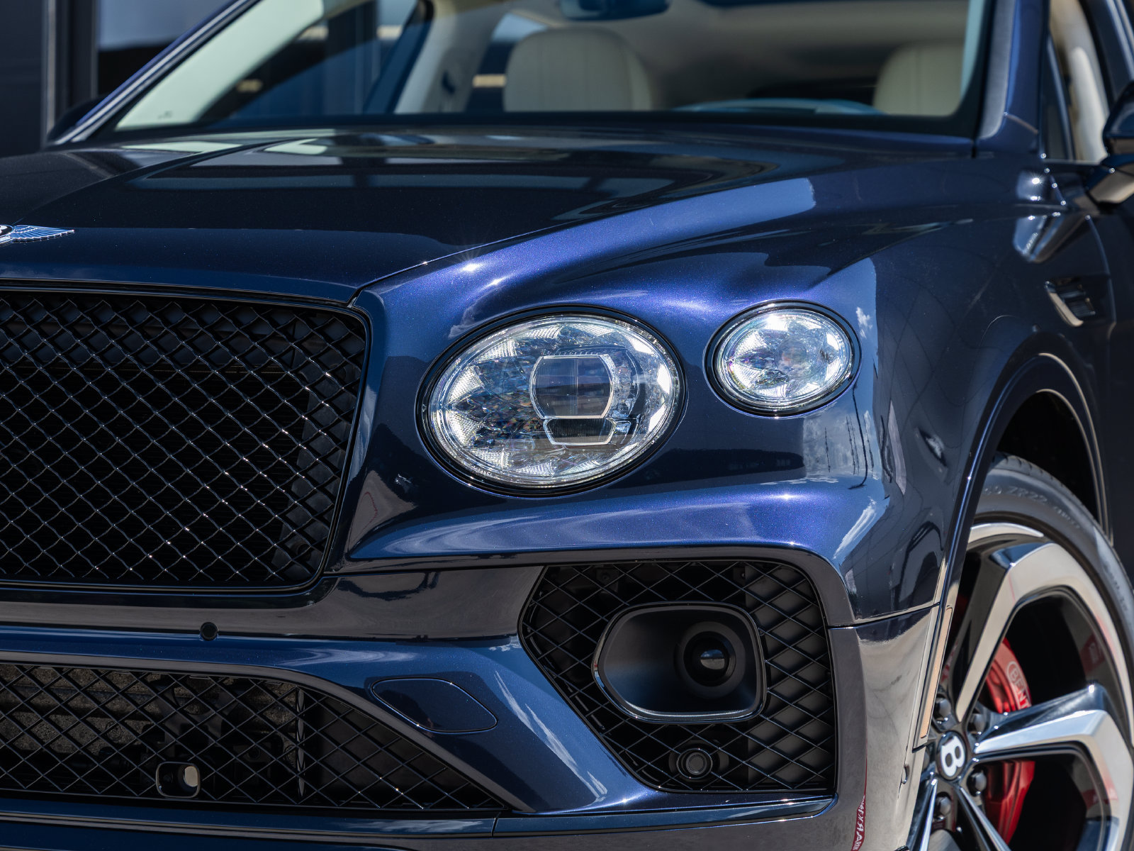 Used 2023 Bentley Bentayga AWD/4WD image 14