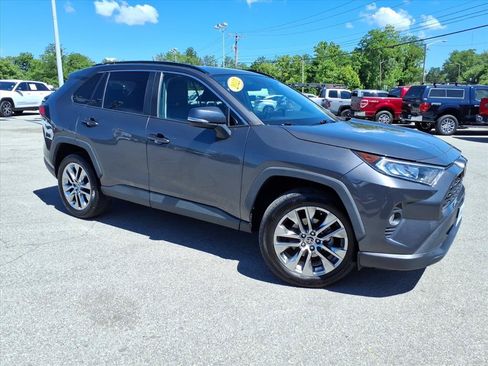Used 2021 Toyota RAV4 XLE Premium AWD/4WD image 2