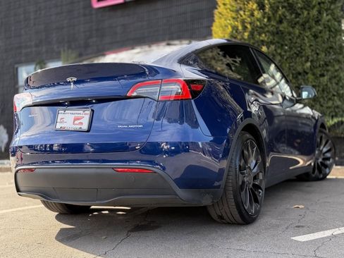 Used 2022 Tesla Model Y Performance image 13