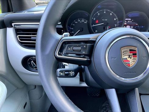 Certified 2025 Porsche Macan AWD/4WD image 23