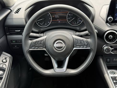 Used 2024 Nissan Sentra SV FWD image 12