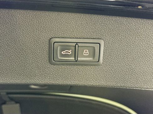 Used 2016 Audi RS 7 Prestige w/ Driver Assistance Package image 34