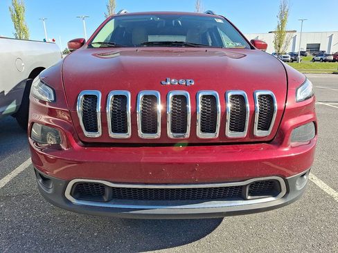 Used 2016 Jeep Cherokee Limited w/ Luxury Group AWD/4WD image 2