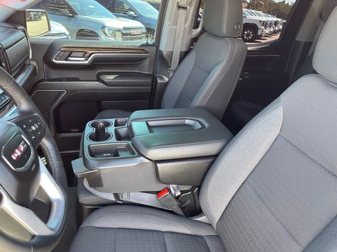 Used 2024 GMC Sierra 1500 SLE w/ X31 Off-Road Package AWD/4WD image 13