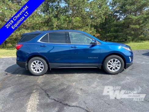 Used 2019 Chevrolet Equinox LT w/ Driver Convenience Package FWD image 4