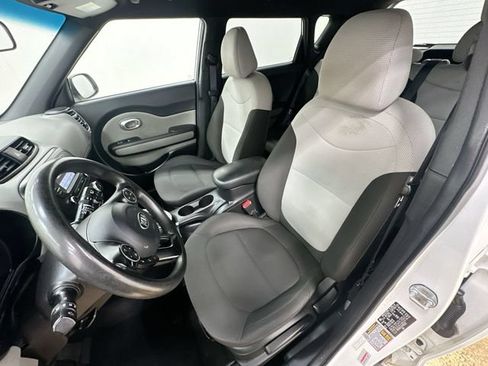 Used 2019 Kia Soul FWD image 13
