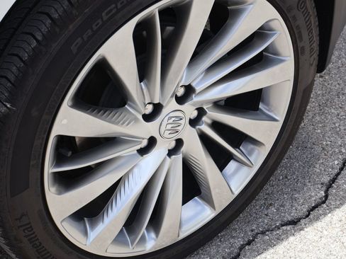 Used 2025 Buick Envision Avenir AWD/4WD image 41