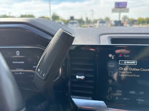 Used 2024 GMC Sierra 2500 SLE image 37