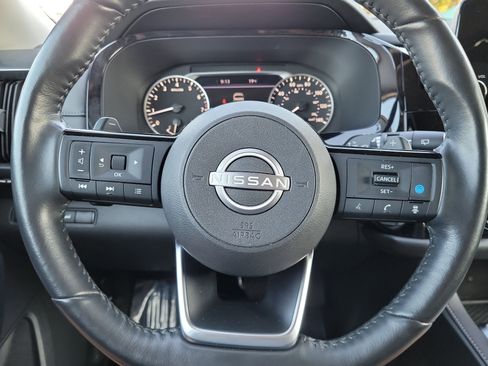 Used 2024 Nissan Pathfinder SL image 19