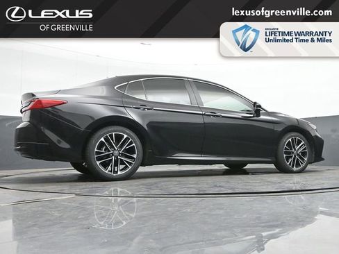 Used 2025 Toyota Camry XLE FWD image 32