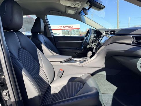 Certified 2019 Toyota Camry SE image 13