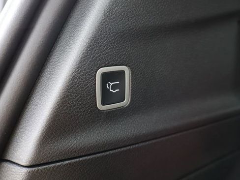 New 2026 Chrysler Pacifica Select FWD image 37