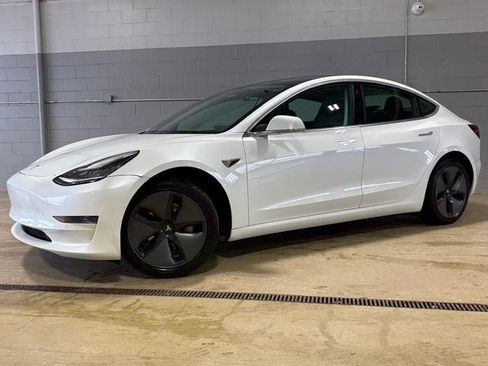 Used 2020 Tesla Model 3 Standard Range Plus image 1