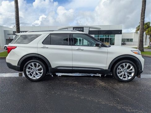 Used 2022 Ford Explorer Platinum w/ Technology Package image 3