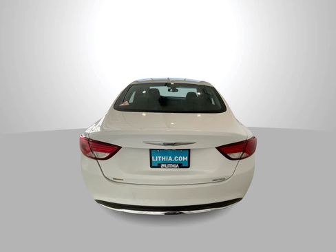 Used 2016 Chrysler 200 Limited w/ Convenience Group image 7