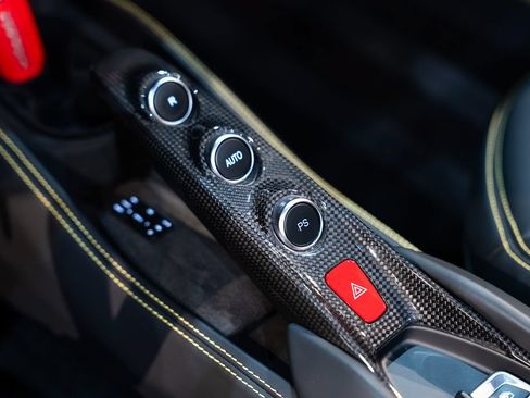 Certified 2021 Ferrari F8 Tributo RWD image 48