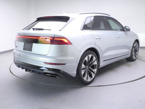 Used 2024 Audi Q8 Prestige w/ Prestige Package AWD/4WD image 8