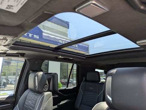 Used 2023 Cadillac Escalade V AWD/4WD image 34