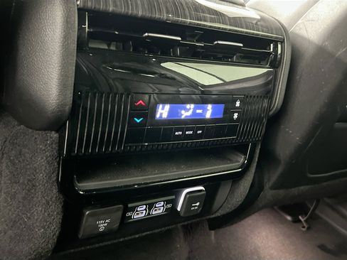 Used 2022 Jeep Wagoneer Series II image 26