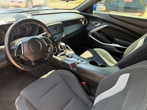 Used 2018 Chevrolet Camaro LT RWD image 17