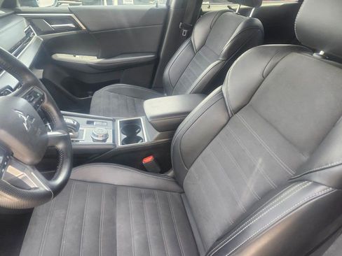 Used 2024 Mitsubishi Outlander SE image 22