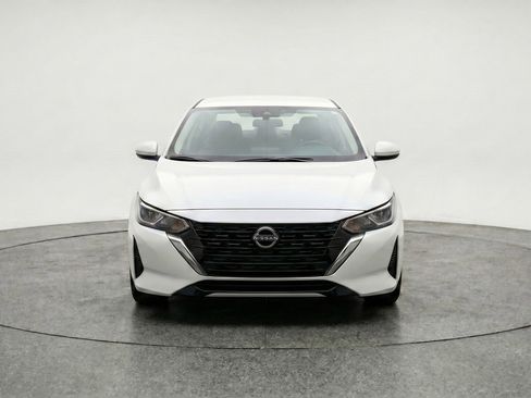 Used 2025 Nissan Sentra SV FWD image 2