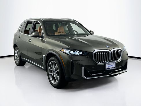 Used 2024 BMW X5 xDrive40i w/ Parking Assistance Package image 3