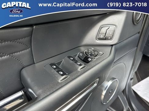 Certified 2023 Ford Expedition Max Platinum image 20