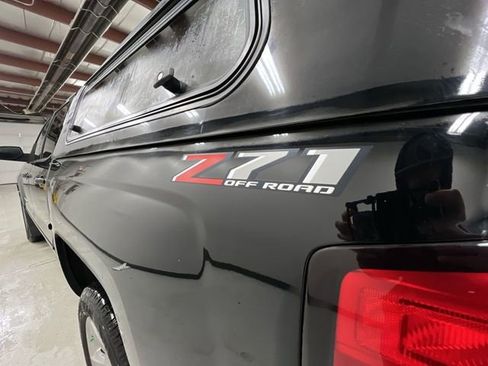 Used 2018 Chevrolet Silverado 1500 LT w/ All Star Edition image 28