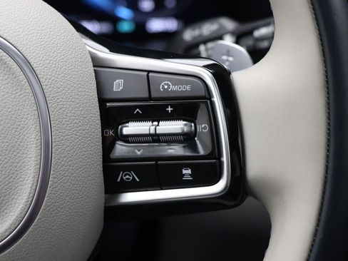 Used 2023 Kia Sorento SX Prestige image 23